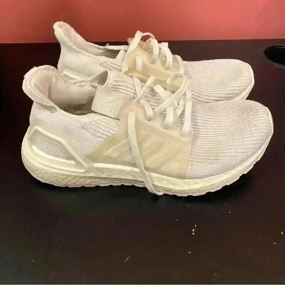 Adidas UltraBoost - Picture 4 of 9